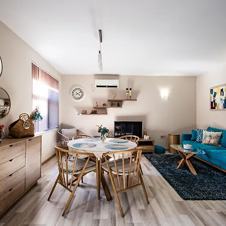 Cozy For Overnight Hristo Smirnenski *