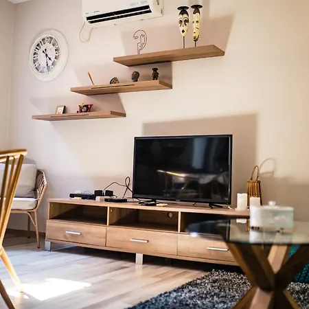 Cozy For Overnight Hristo Smirnenski Apartman